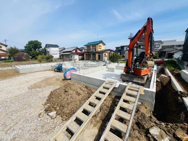 西尾市一色町松木島中切　第3　2号棟