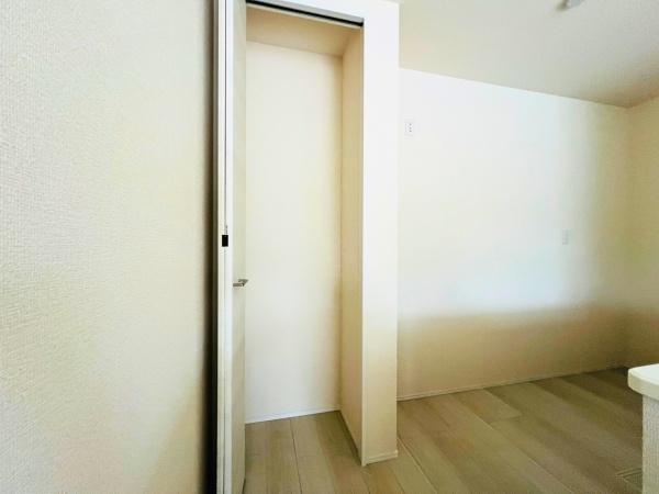 西尾第77巨海町　1号棟