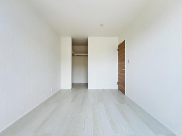 碧南市神有町１丁目　４号棟