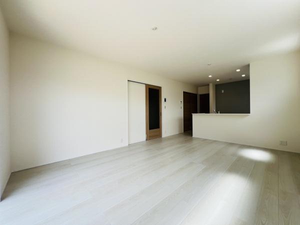 碧南市笹山町3丁目　2号棟