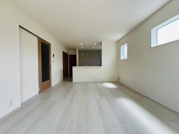 碧南市笹山町3丁目　2号棟