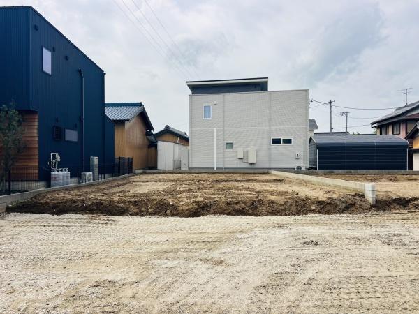 西尾第83家武町　2号棟