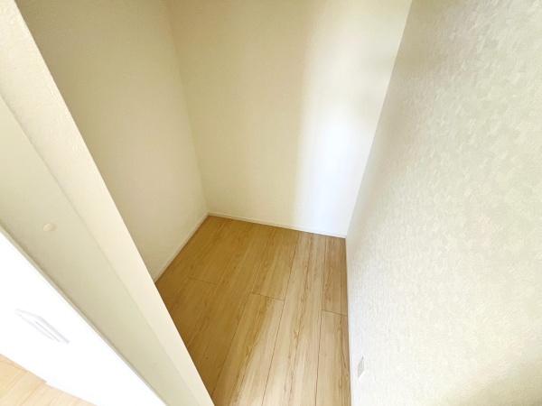 西尾市一色町松木島　第9　1号棟