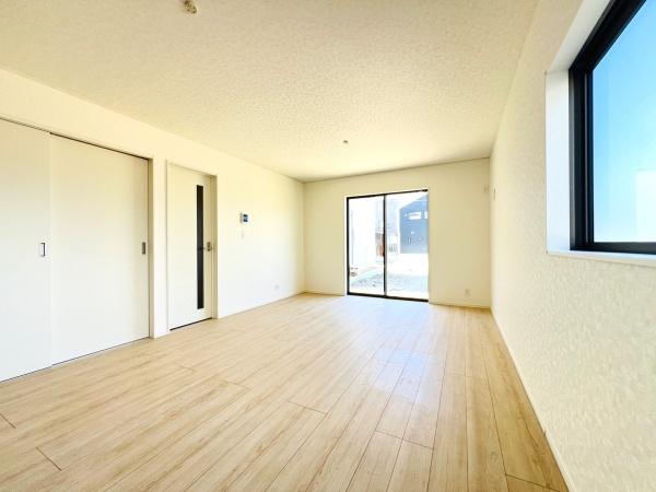 西尾市一色町松木島　第9　4号棟