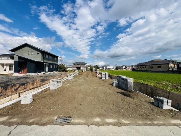西尾市一色町松木島　第86　1号棟