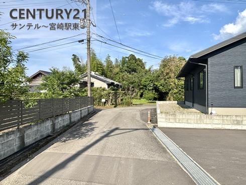 乙房D号地新築建売(前面道路含む現地写真)