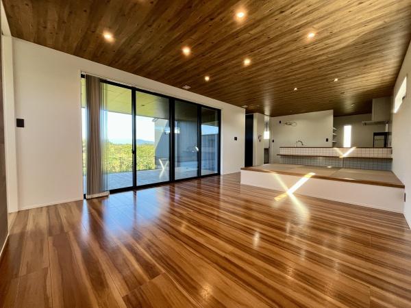 テクノビレッジ　築浅戸建て