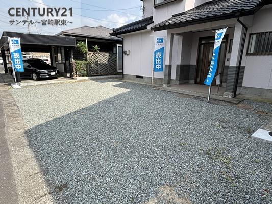 都城市吉尾町の中古一戸建て(駐車場)