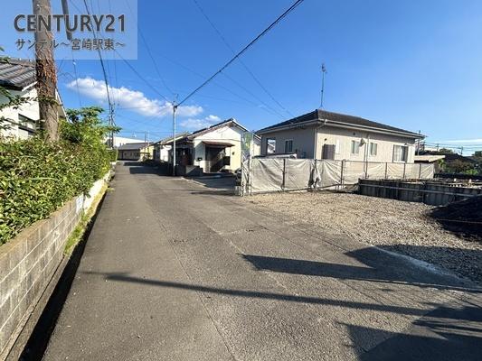 都城市千町新築戸建 第2-1号棟(前面道路含む現地写真)