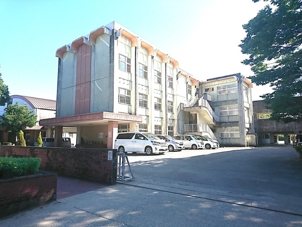 宮崎市大字新名爪の中古一戸建て(宮崎市立住吉南小学校)