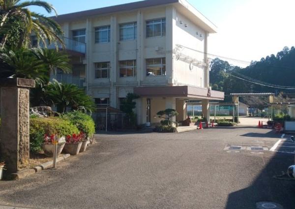宮崎市薫る坂２丁目の中古一戸建て(宮崎市立古城小学校)