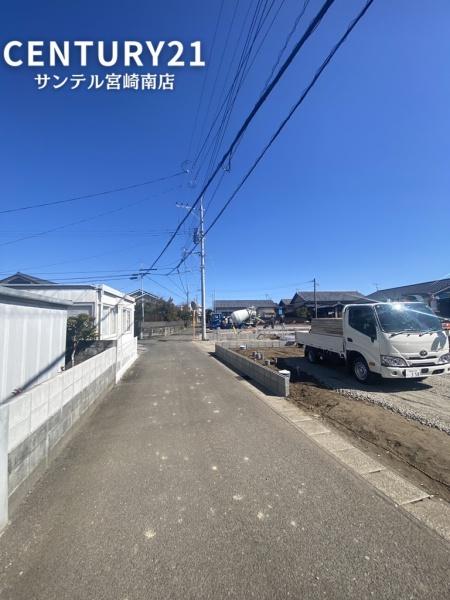 宮崎市島之内新築戸建 9期-B号棟C21サンテル南店(前面道路含む現地写真)