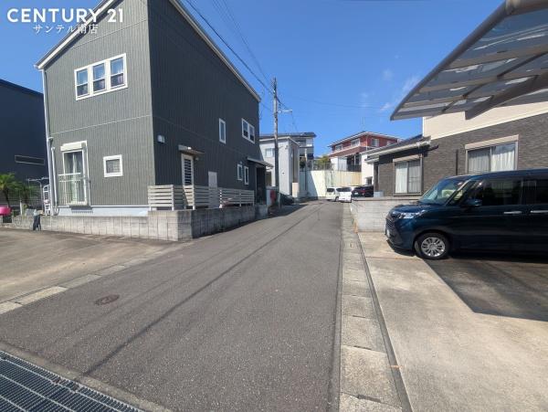 宮崎市生目台西3丁目の中古一戸建て(前面道路含む現地写真)