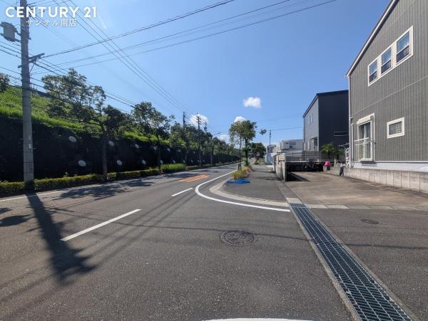 宮崎市生目台西3丁目の中古一戸建て(前面道路含む現地写真)