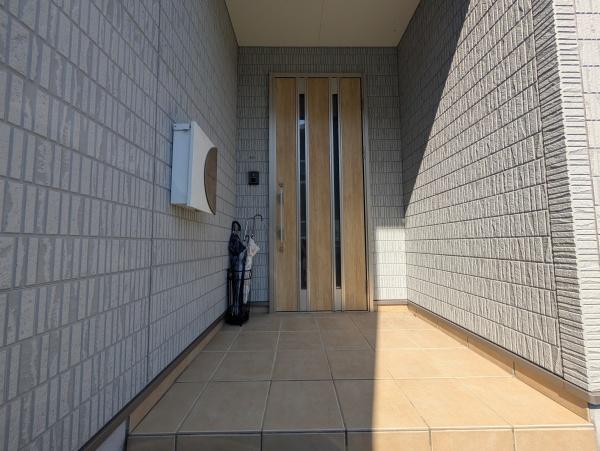 宮崎市生目台西3丁目の中古一戸建て(玄関)