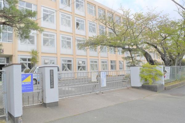 浜松市中央区泉2丁目の土地(浜松市立高台中学校)