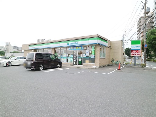 ローリエ朝霞台(ファミリーマート朝霞黒目川通り店)