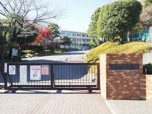 所沢市大字山口の土地(所沢市立上山口中学校)