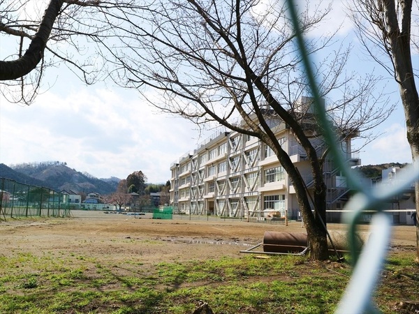 飯能市仲町の土地(飯能西中学校)