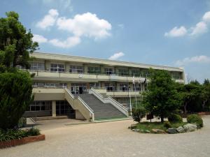 上尾市大字小敷谷の土地(上尾市立平方東小学校)