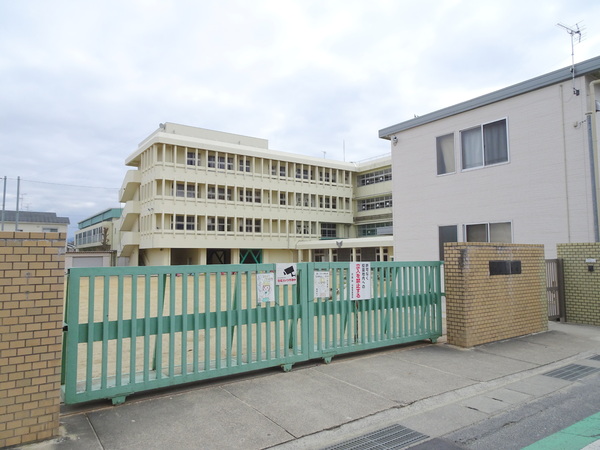 大和高田市中三倉堂1丁目の土地(大和高田市立浮孔小学校)