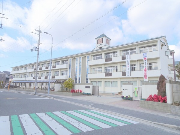 香芝市高の土地(香芝市立香芝北中学校)
