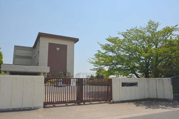 生駒郡斑鳩町服部2丁目の土地(斑鳩町立斑鳩南中学校)