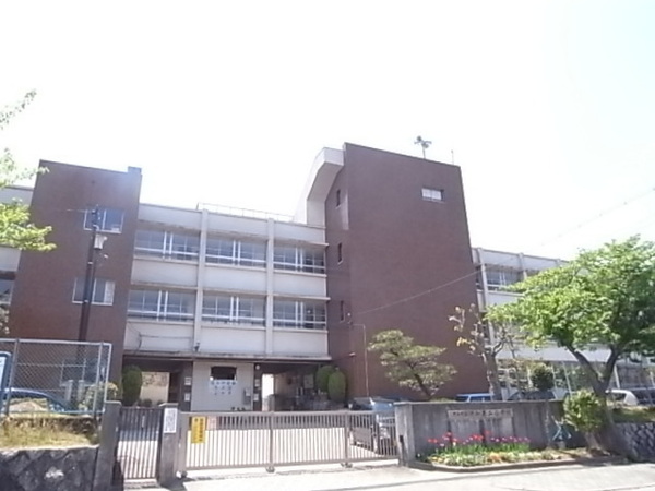 北葛城郡河合町広瀬台1丁目の土地(河合町立河合第二小学校)