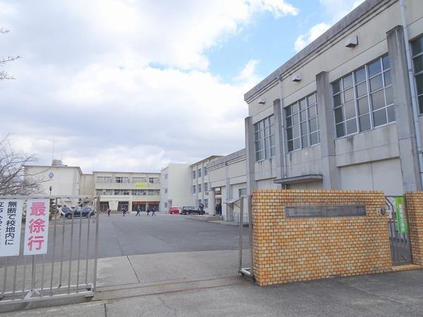 グローバル二上駅前Ⅱ(香芝市立香芝西中学校)