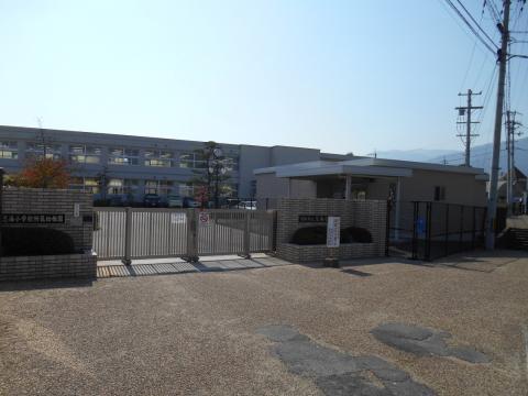 葛城市南花内の土地(葛城市立忍海小学校)