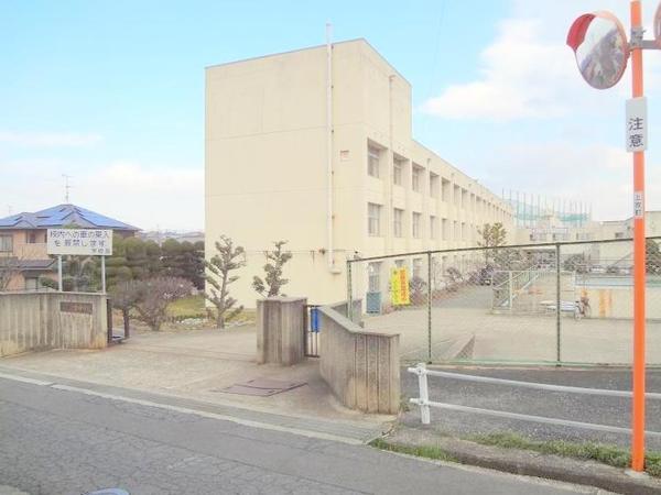 北葛城郡上牧町松里園２丁目の中古一戸建て(上牧町立上牧中学校)