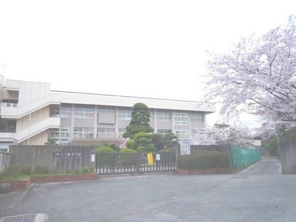 北葛城郡上牧町松里園２丁目の土地(上牧町立上牧小学校)