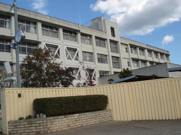 天理市富堂町の土地(天理市立西中学校)