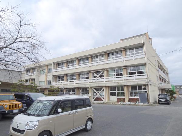 北葛城郡広陵町大字平尾の土地(広陵町立広陵西小学校)