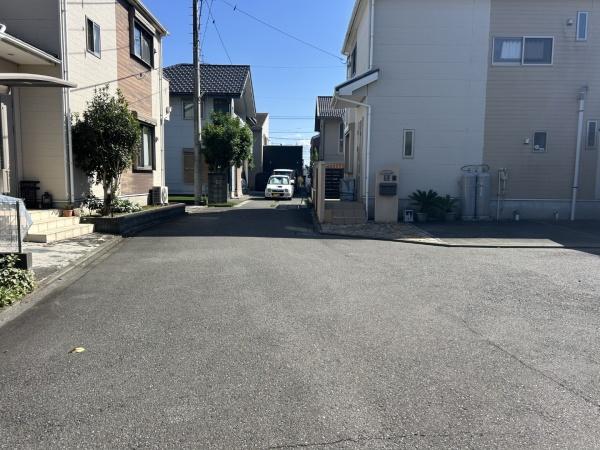 相模原市中央区田名の中古一戸建て(前面道路含む現地写真)