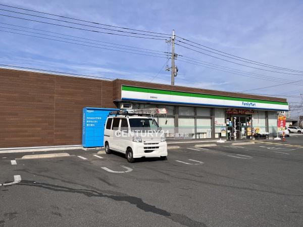コンドミニアム坂戸 2階(ファミリーマート若葉駅西店)