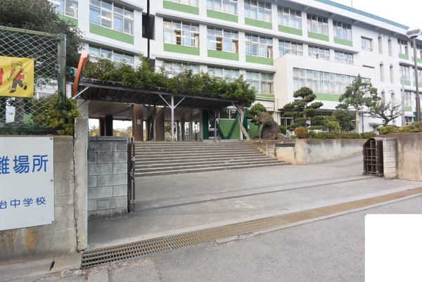 飯能市大字笠縫の中古一戸建て(飯能市立加治中学校)