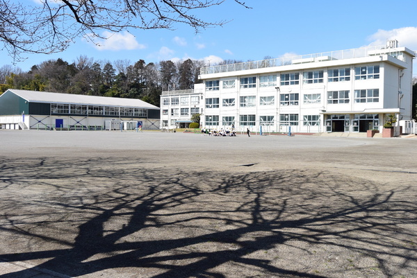 狭山市笹井一丁目 新築全3棟 1-A号棟(狭山市立笹井小学校)