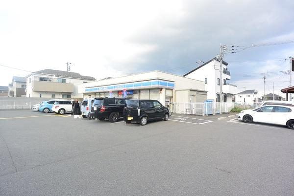 ビッグヒルズ飯能美杉台コンフォール21 2号棟 4階(ローソン飯能美杉台六丁目店)
