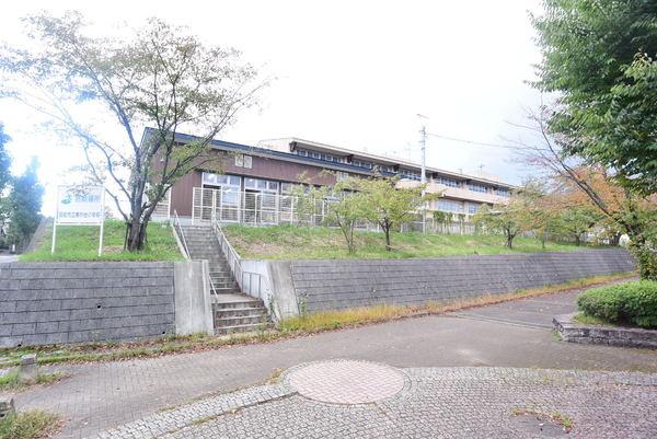 ビッグヒルズ飯能美杉台コンフォール21 2号棟 4階(飯能市立美杉台小学校)