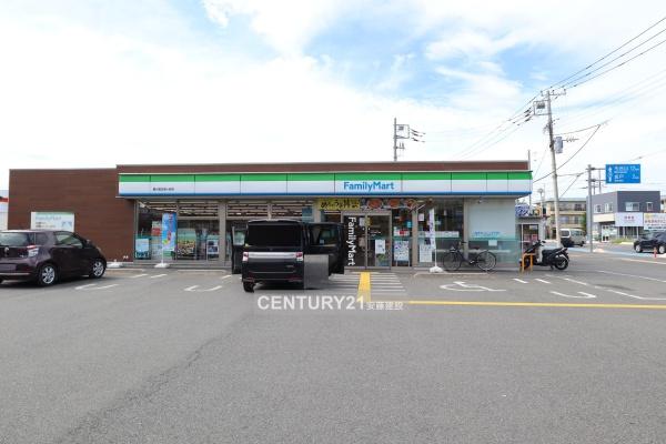 若葉グリーンプラザ参番館 1階(ファミリーマート鶴ヶ島五味ケ谷店)
