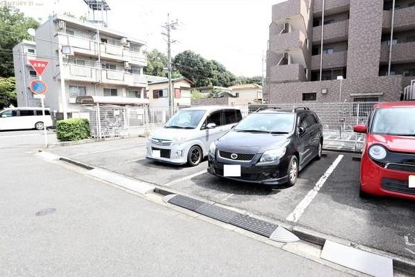 ライオンズマンション若葉台　１階