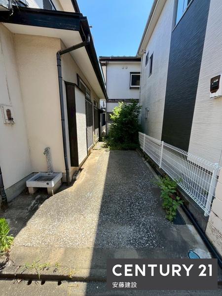 狭山市広瀬東4丁目の中古一戸建て(駐車場)