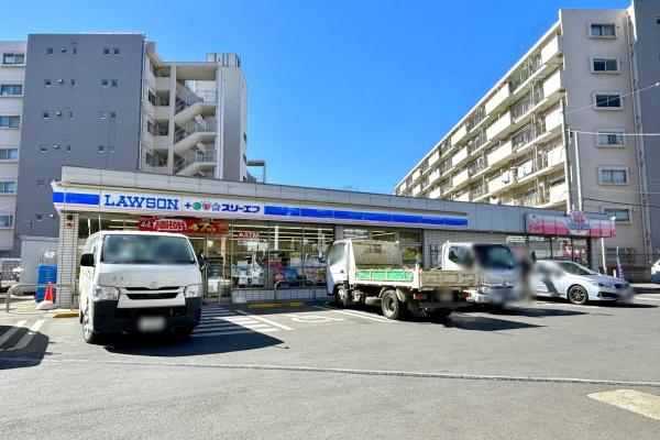 向陽ハイツＢ棟　２階(ローソン・スリーエフ所沢向陽町店)