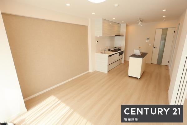 エステスクエア新所沢　３階