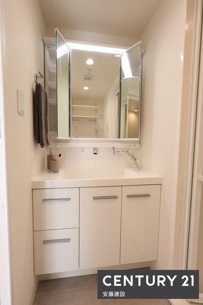 エステスクエア新所沢　３階