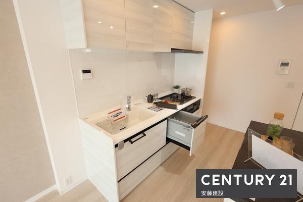 エステスクエア新所沢　３階