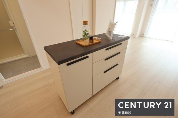 エステスクエア新所沢　３階