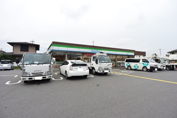 日高市高萩東1丁目 新築全2棟 2号棟(ファミリーマート日高高萩店)