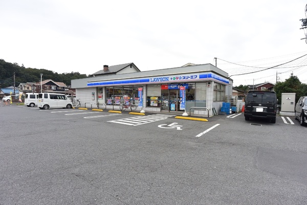 中銀第二稲荷山公園マンシオン　1階(ローソン・スリーエフ狭山鵜ノ木店)